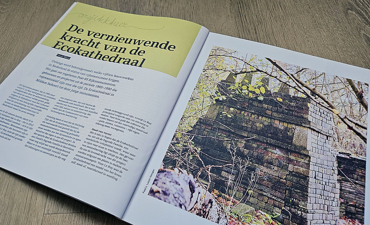 Artikel van Huub Mous over de ecokathedraal in de Moanne